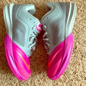 Nike women running shoes athlete